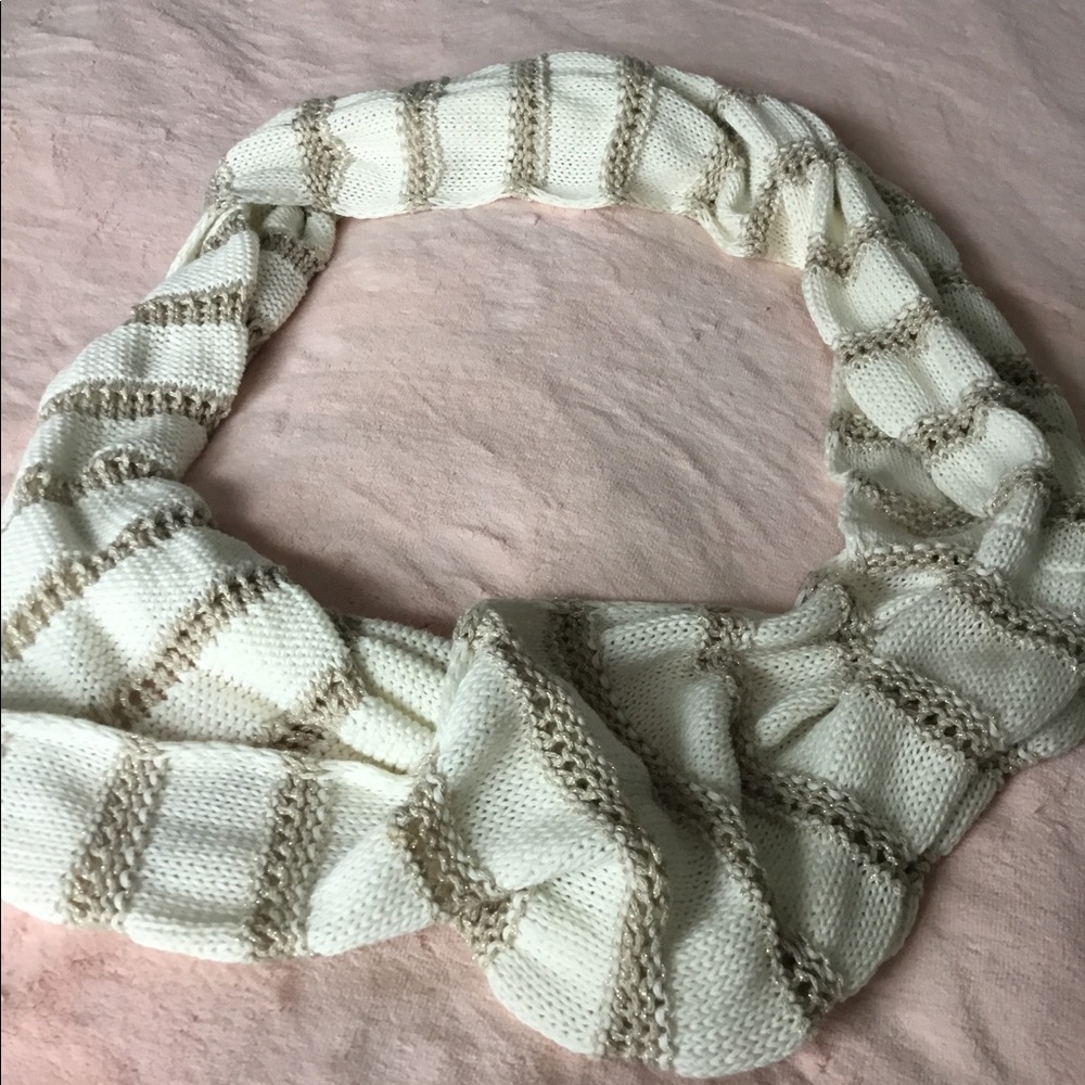 Gap scarf.